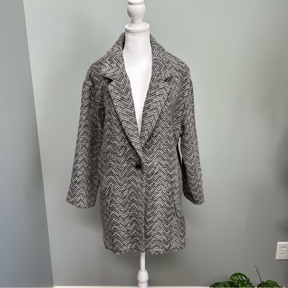 American Eagle Outfitters size M gray herringbone jacket